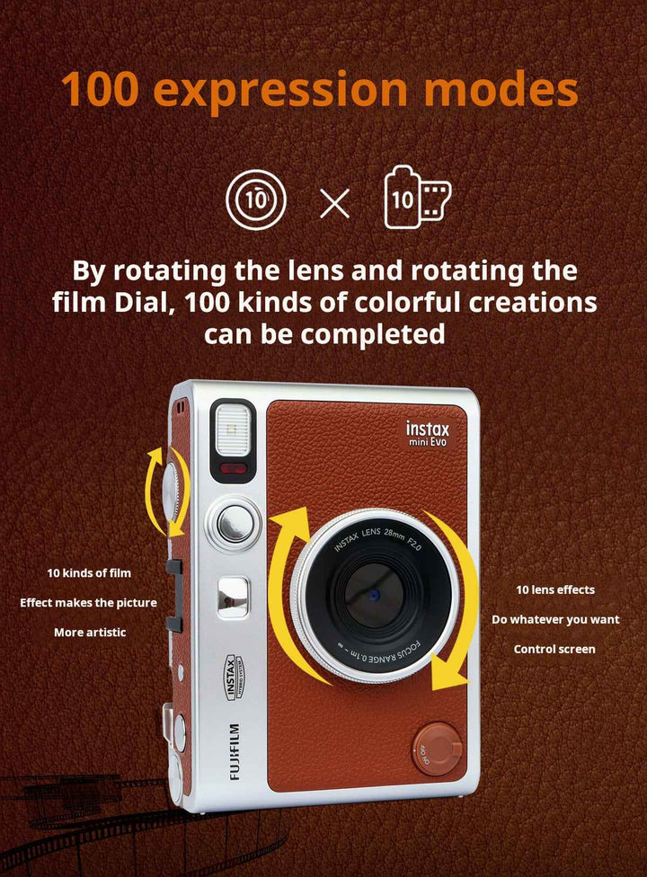 كاميرا FUJIFILM Instax Mini Evo بنمط كلاسيكي بجلد بني وإطار فضي مع ميزات تصوير وإخراج فورية.