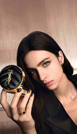 مجموعة YSL Cushion Foundation الفاخرة.