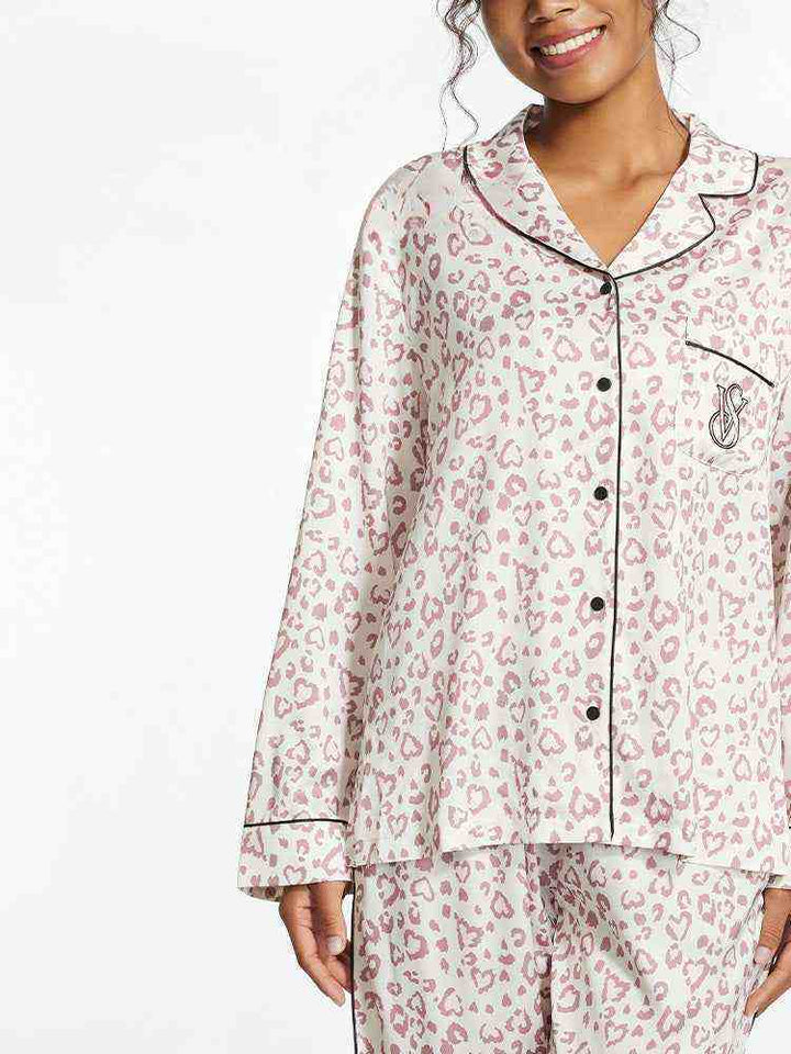 بيجاما نسائية ساتان من فيكتوريا سيكرت بنقش حيواني وردي وعصري للمنزل والراحة