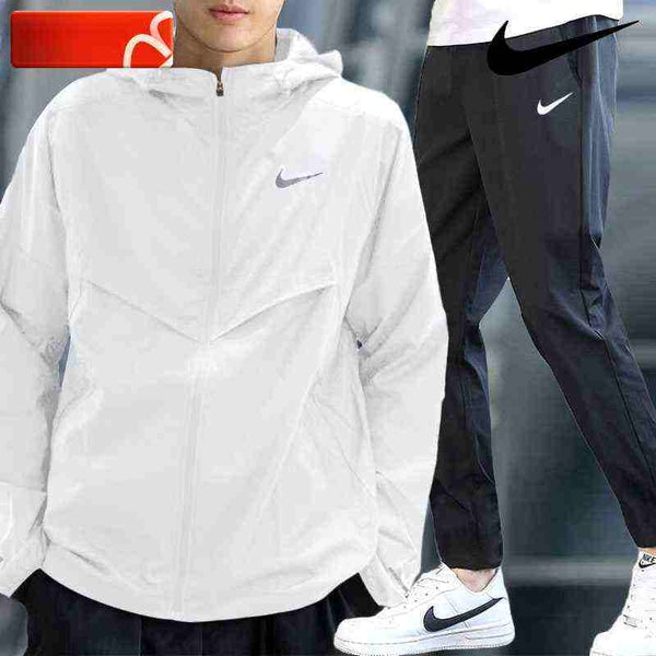 بدلة رياضية نايك عملية أنيقة مريحة بخامات مقاومة للبلل وتهوية ذكية