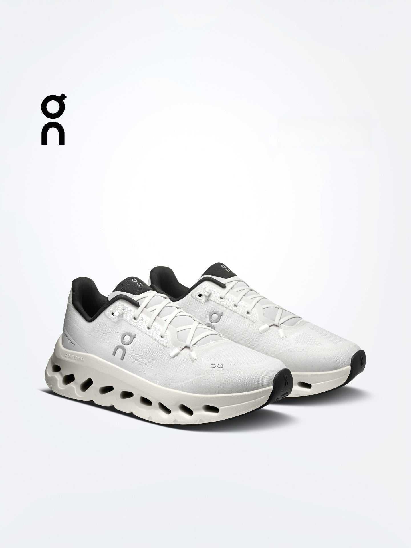 On Cloud |أون حذاء نسائي خفيف بتصميم كاجوال عصري.