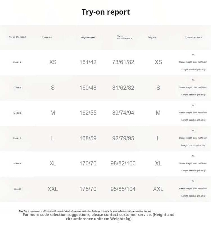 سترة نسائية من رالف لورين بنقشة ضفائر وياقة مستديرة بلون بندقي داكن بتفاصيل مضلعة وشعار بولو مطرز.