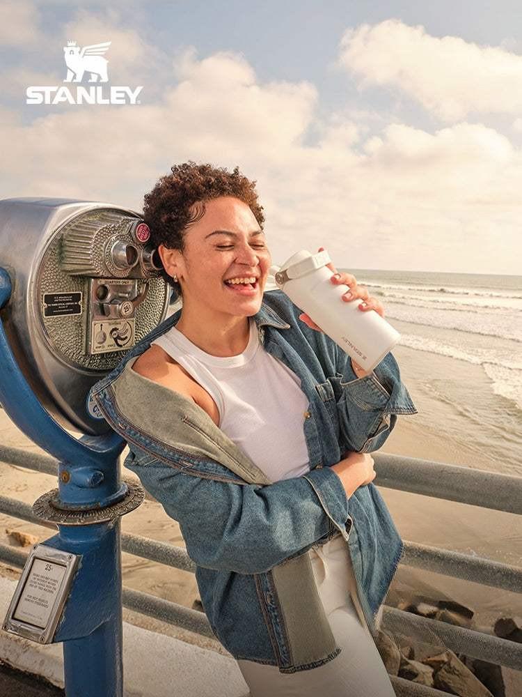 Stanley high-value fashion carrying cup.