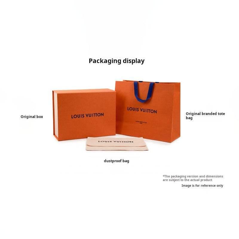 حقيبة سفر Travel Bag من Louis Vuitton بتصميم أزرق وأبيض فاخر.