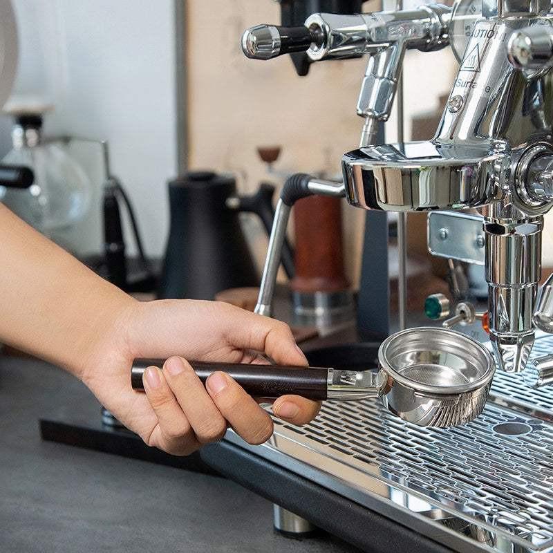 مقبض Portafilter خشب Ebony و Resin مقاس M10 من WOWA.