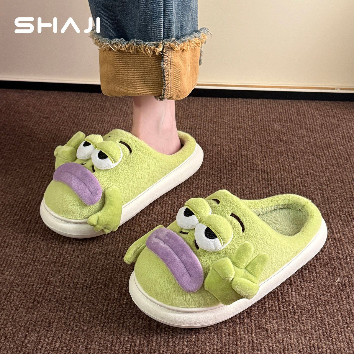 Unique quirky cotton slippers for women, 2026 new home, indoor fish slippers, couples, men and women, plush slippers, winter - رفعة